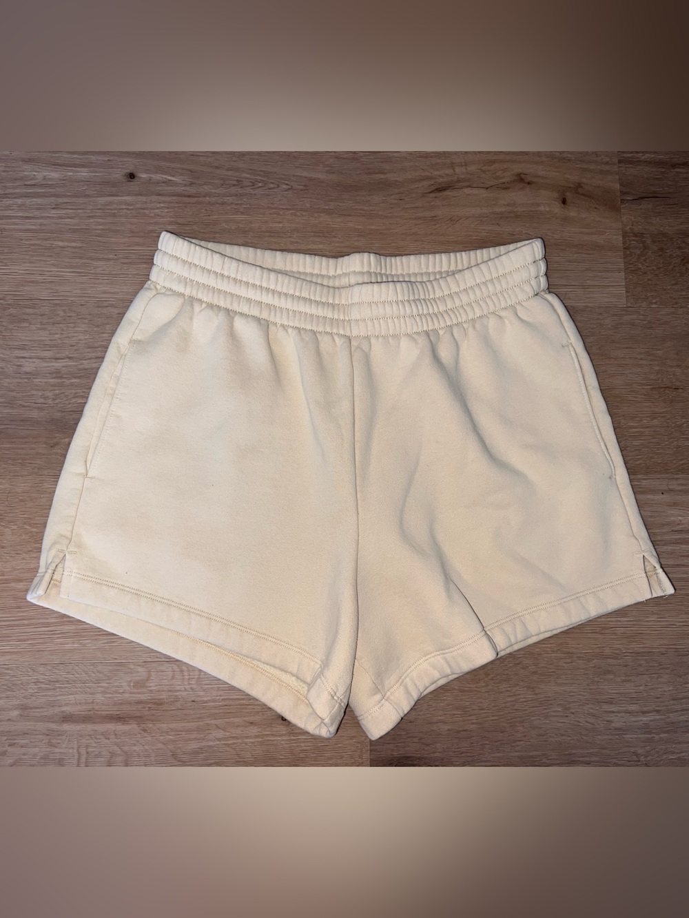 Abercrombie & Fitch yellow High-Rise sweat Shorts